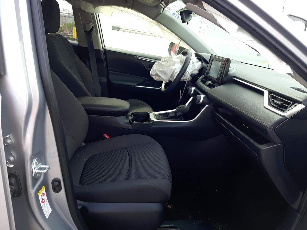 Photo 5 from auction – 2019 TOYOTA RAV4 LE with VIN JTMK1RFV8KD006718