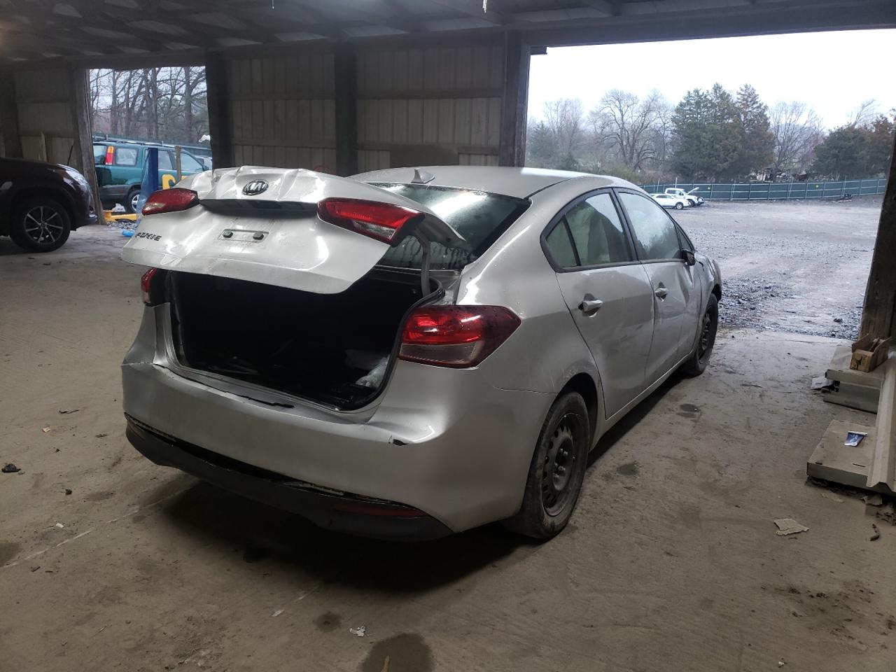 Photo 4 from auction – 2017 KIA FORTE LX with VIN 3KPFK4A75HE142581