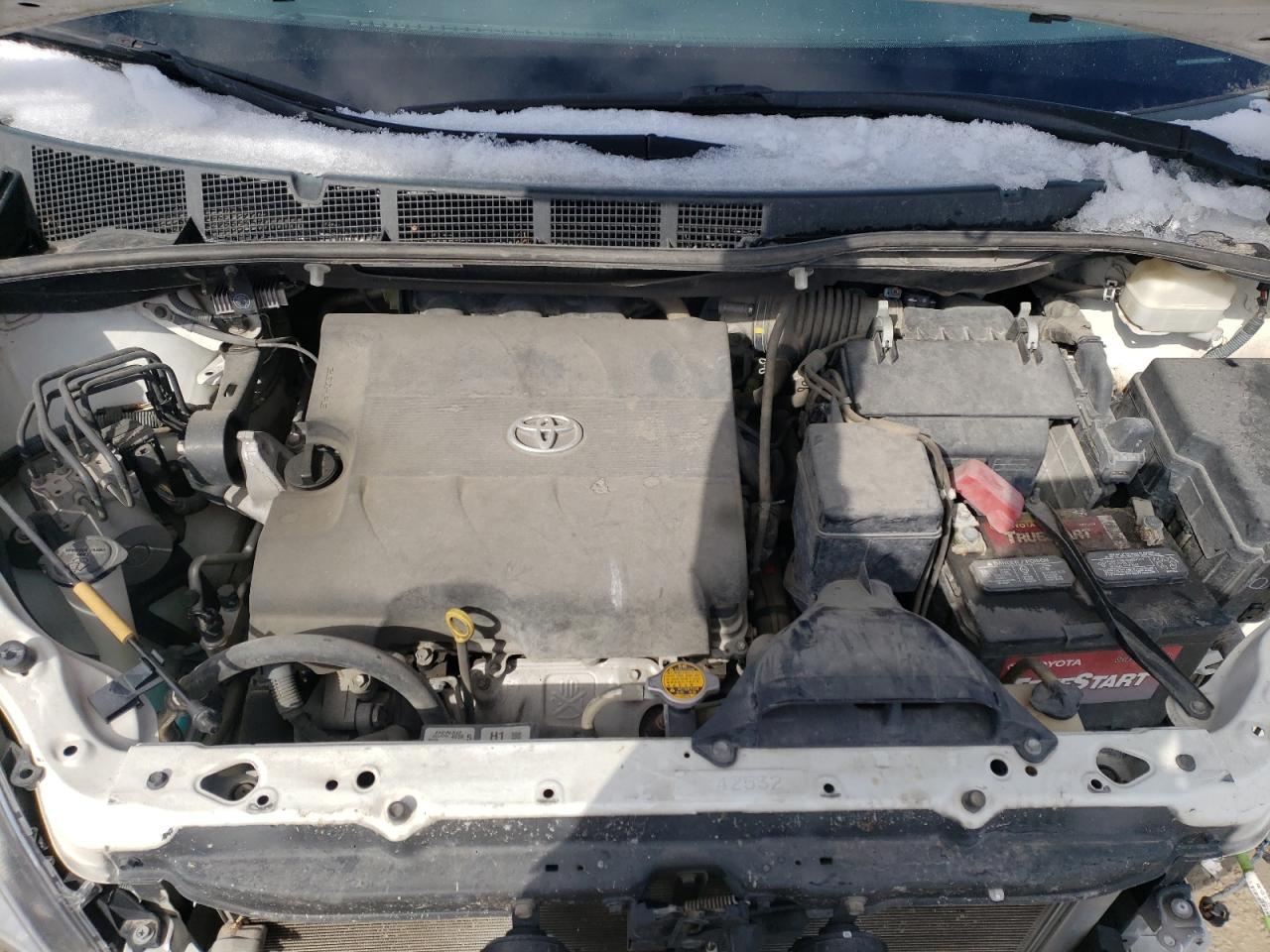 Photo 7 from auction – 2013 TOYOTA SIENNA XLE with VIN 5TDYK3DC3DS339633