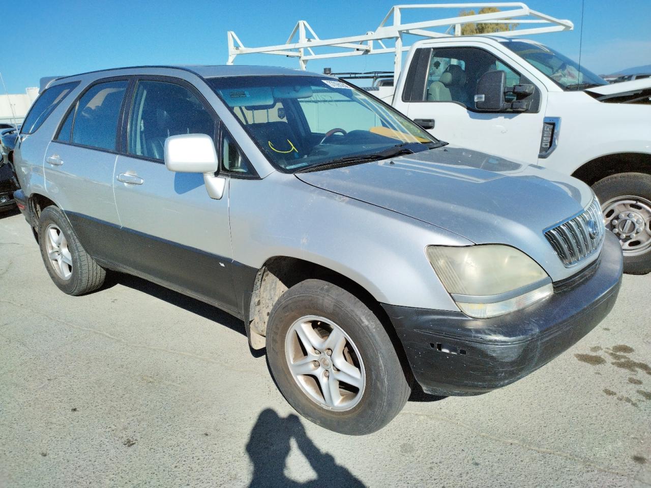 LEXUS RX 300 2001 with VIN JTJHF10U010231148 - Photo from auction