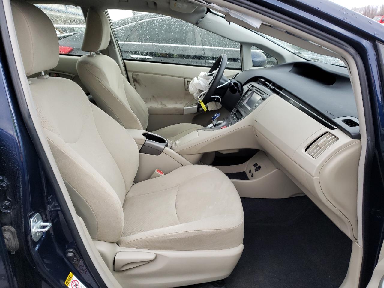 Photo 5 from auction – 2015 TOYOTA PRIUS with VIN JTDKN3DU8F0437908