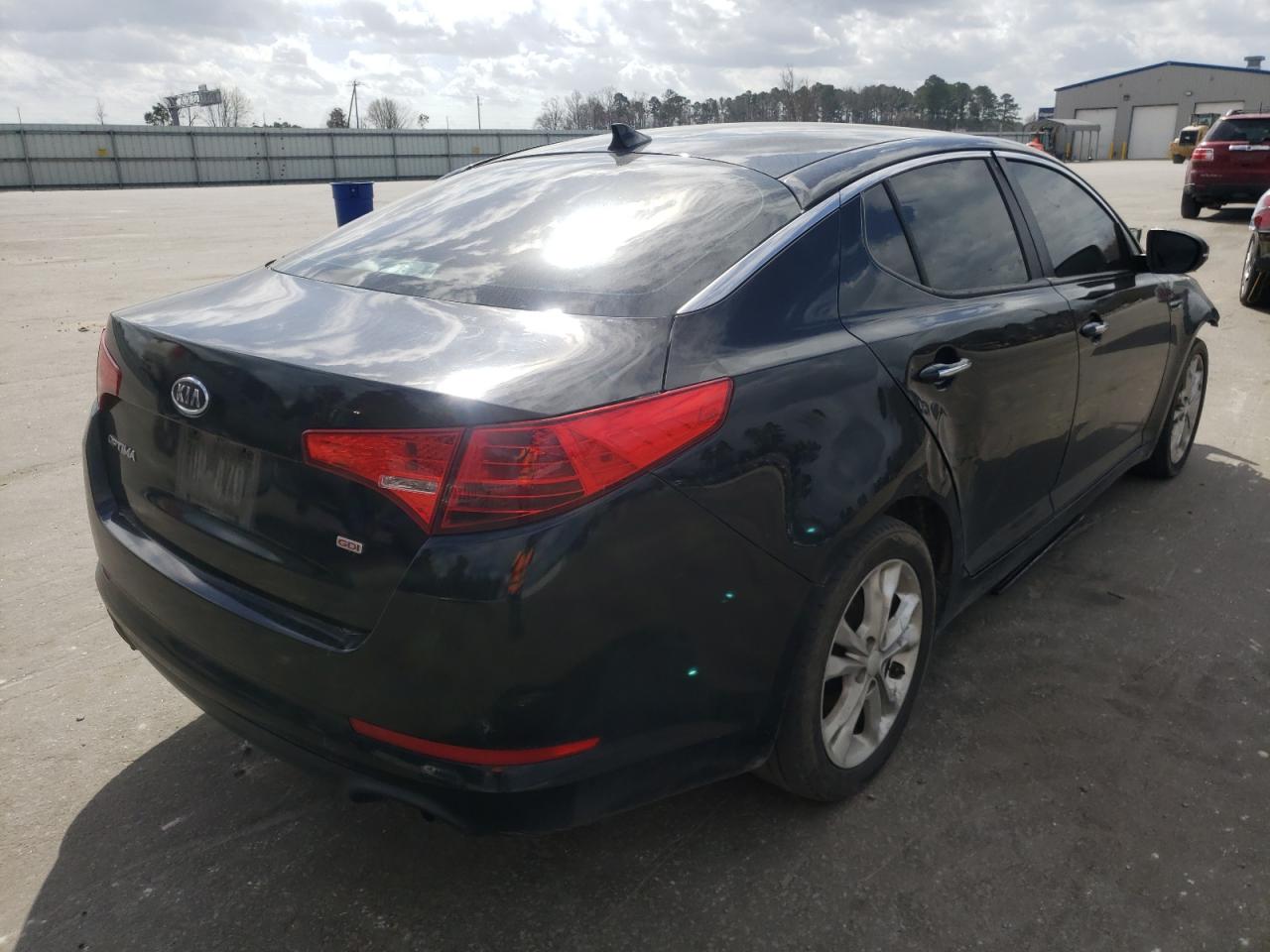 Photo 4 from auction – 2012 KIA OPTIMA LX with VIN 5XXGM4A77CG056705