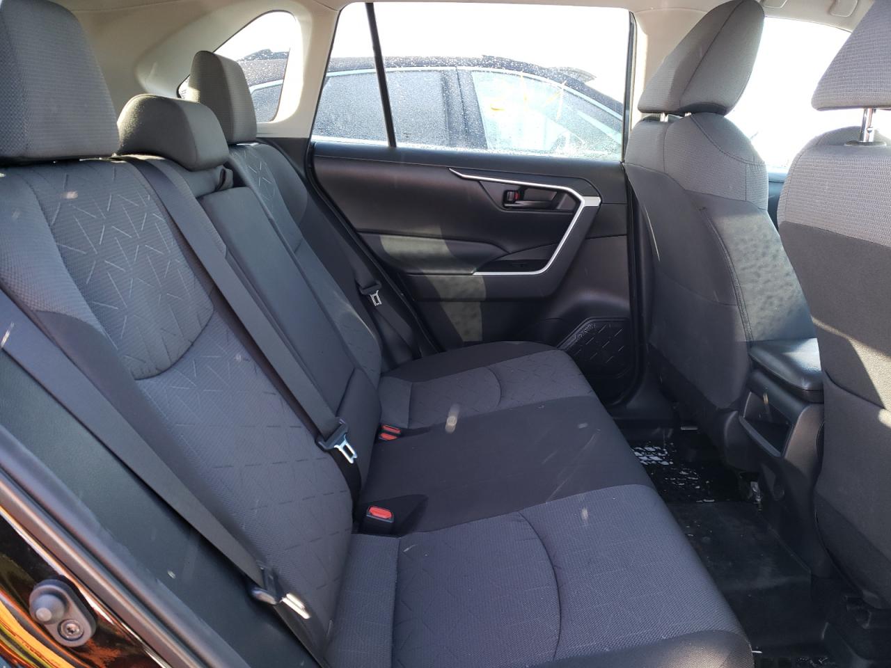 Photo 6 from auction – 2021 TOYOTA RAV4 LE with VIN 2T3B1RFVXMC187764