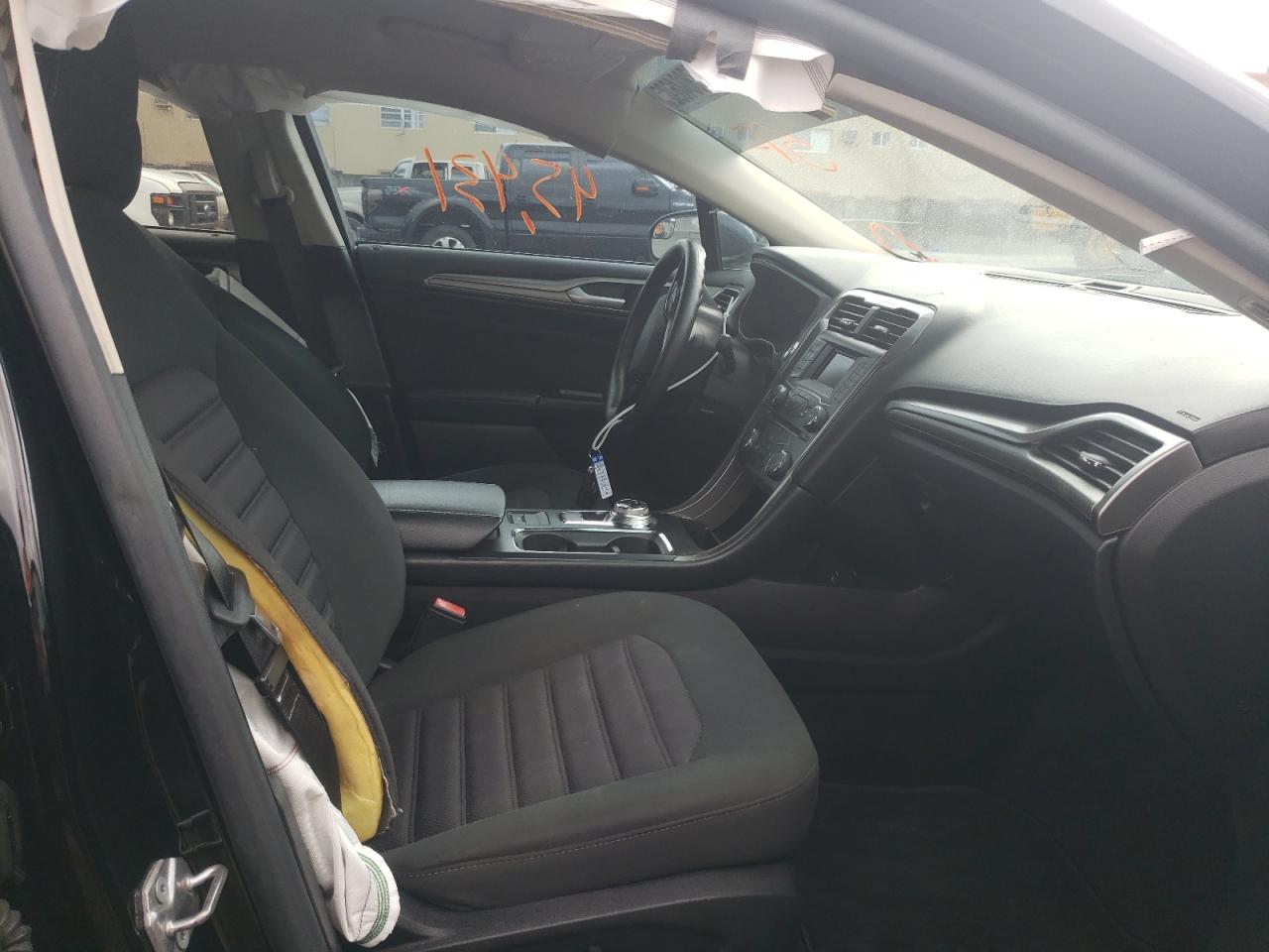 Photo 5 from auction – 2017 FORD FUSION SE with VIN 3FA6P0H76HR112309