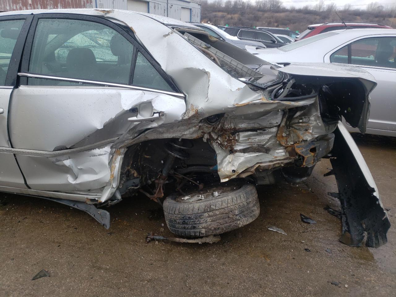Photo 9 from auction – 2005 TOYOTA CAMRY LE with VIN 4T1BE32K45U952019
