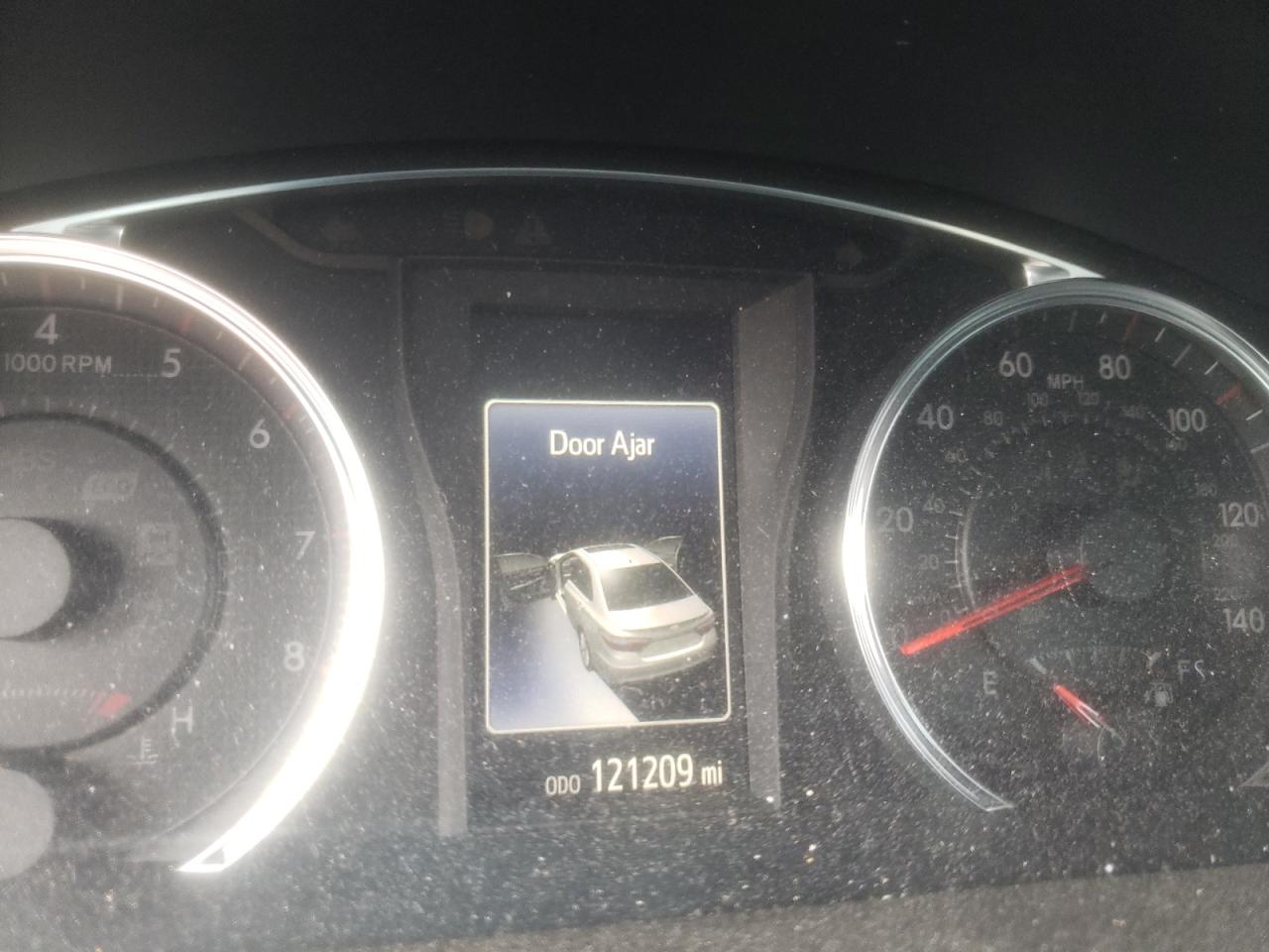 Photo 8 from auction – 2017 TOYOTA CAMRY LE with VIN 4T1BF1FK7HU752171