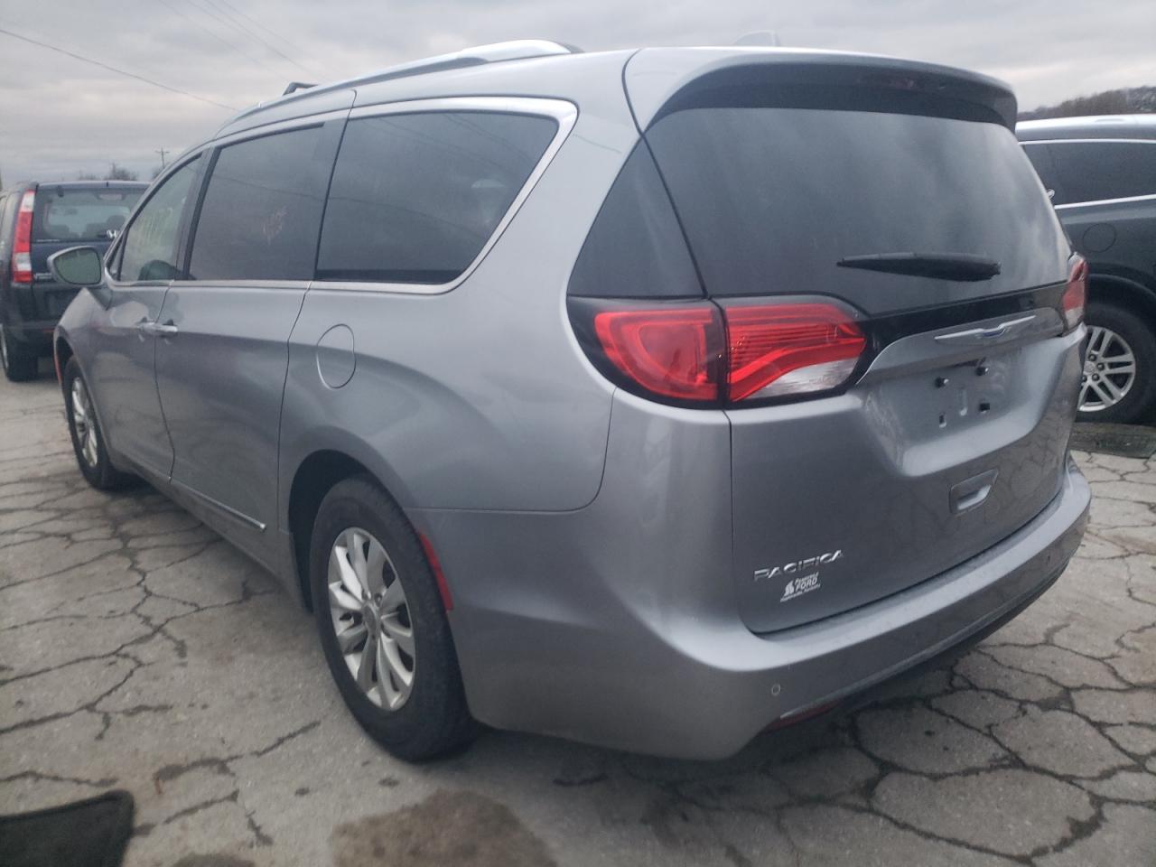 Photo 3 from auction – 2018 CHRYSLER PACIFICA T with VIN 2C4RC1BG9JR287781