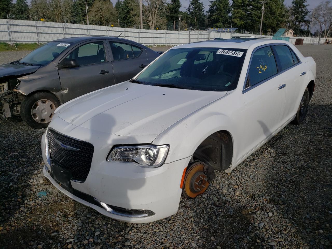 Photo 2 from auction – 2020 CHRYSLER 300 LIMITE with VIN 2C3CCAEG0LH115525