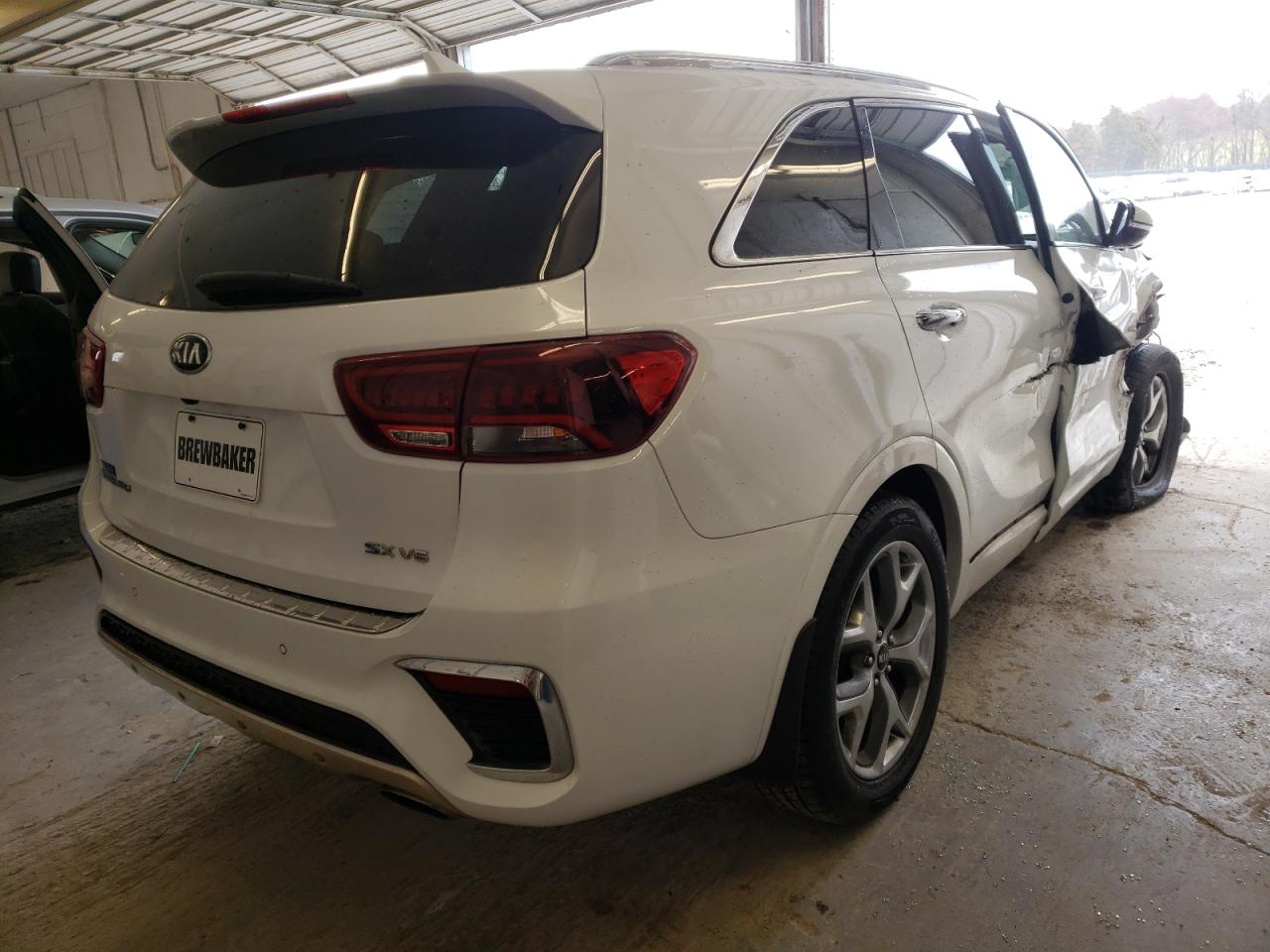Photo 4 from auction – 2019 KIA SORENTO SX with VIN 5XYPKDA52KG512043