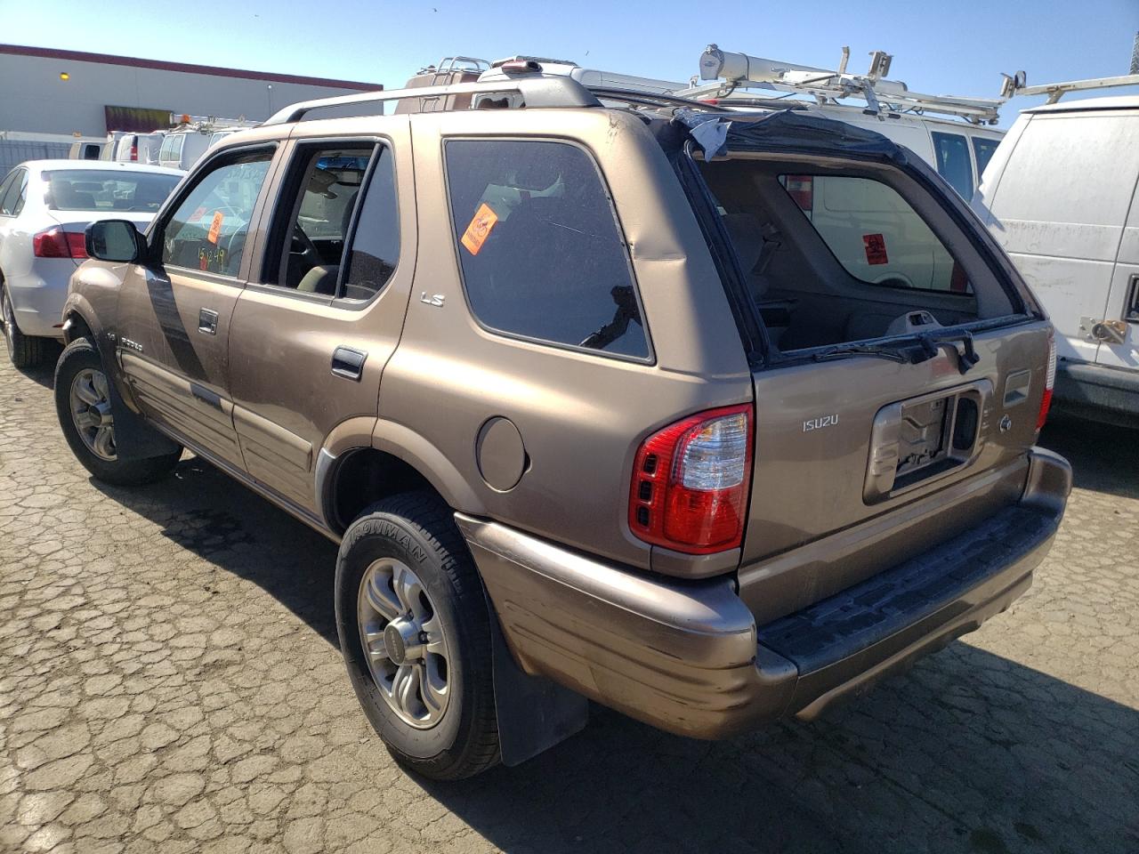Photo 3 from auction – 2001 ISUZU RODEO S with VIN 4S2CK58WX14335228