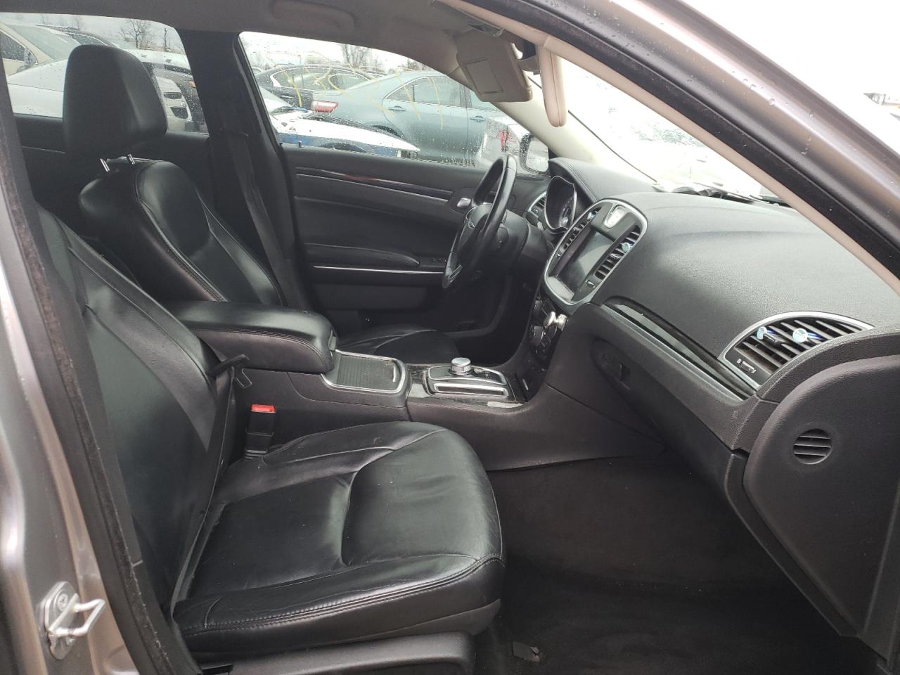 Photo 5 from auction – 2015 CHRYSLER 300 LIMITE with VIN 2C3CCAAG8FH781400