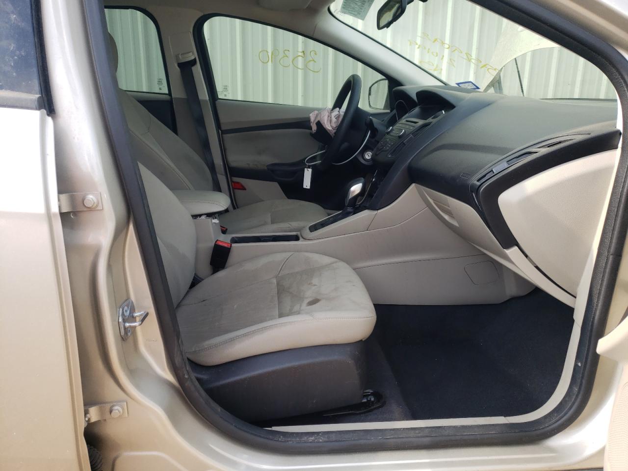 Photo 5 from auction – 2017 FORD FOCUS SE with VIN 1FADP3F22HL210199
