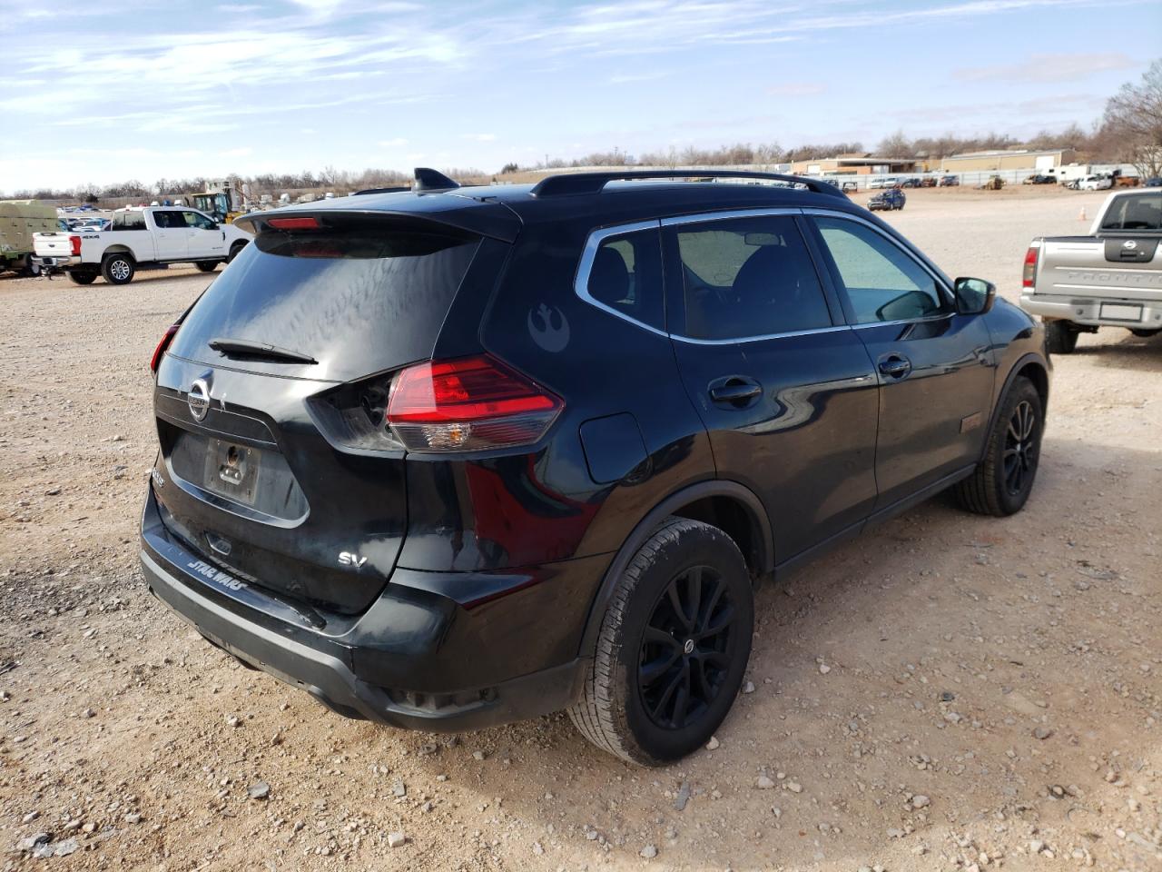 Photo 4 from auction – 2017 NISSAN ROGUE S with VIN 5N1AT2MTXHC756856