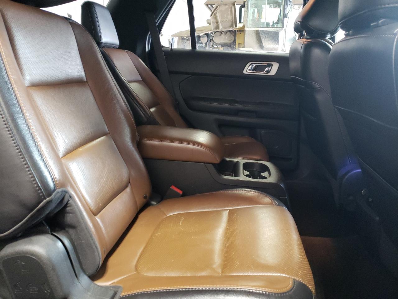 Foto 6 de la subasta – 2011 FORD EXPLORER L con VIN 1FMHK8F83BGA55945