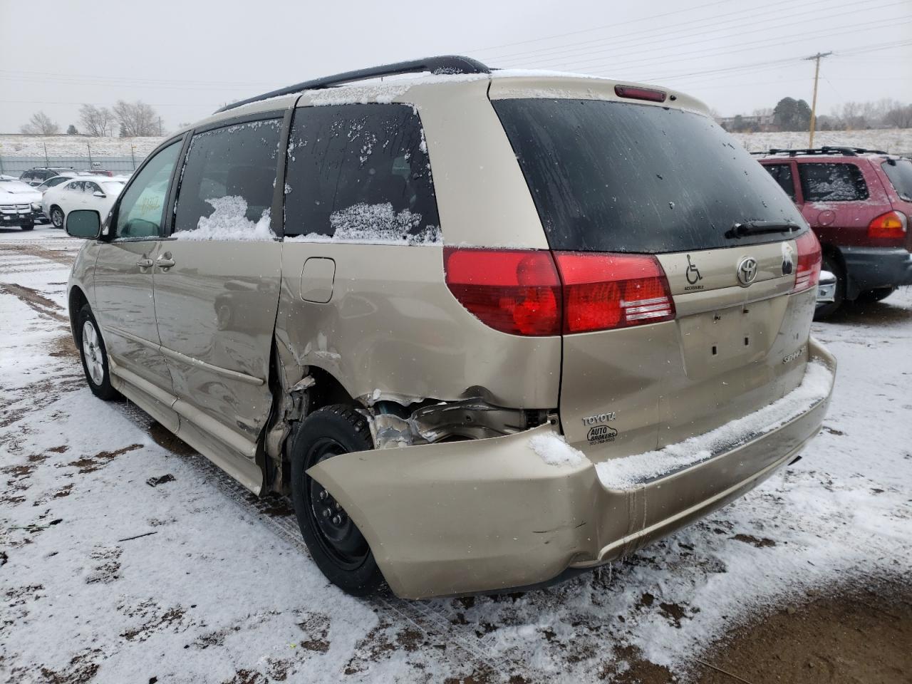 Photo 3 from auction – 2004 TOYOTA SIENNA XLE with VIN 5TDZA22C84S164834