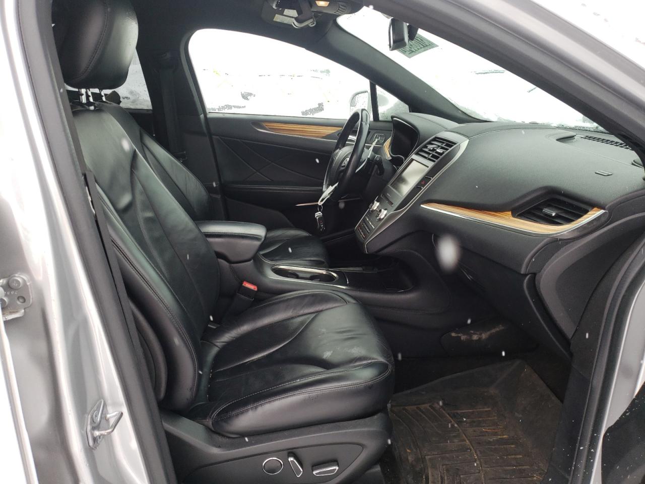 Photo 5 from auction – 2015 LINCOLN MKC with VIN 5LMCJ1A92FUJ11057
