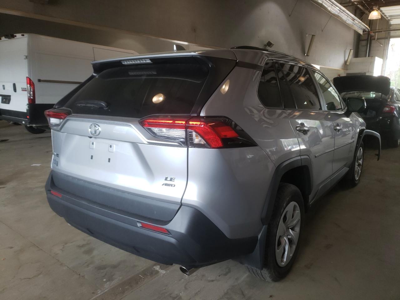 Photo 4 from auction – 2021 TOYOTA RAV4 LE with VIN 2T3F1RFV0MC155830