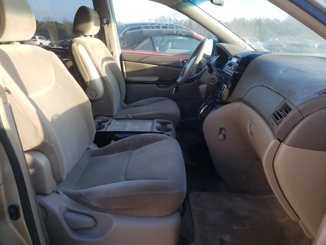 Photo 5 from auction – 2004 TOYOTA SIENNA CE with VIN 5TDZA23C04S125461
