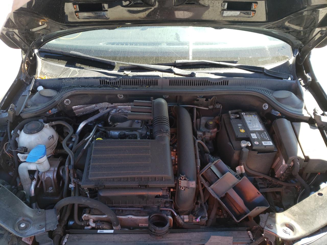Photo 7 from auction – 2018 VOLKSWAGEN JETTA S with VIN 3VW2B7AJ3JM244787