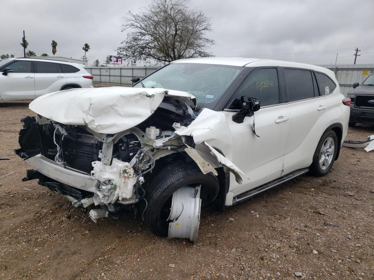 Photo 2 from auction – 2020 TOYOTA HIGHLANDER with VIN 5TDCZRAH5LS512334