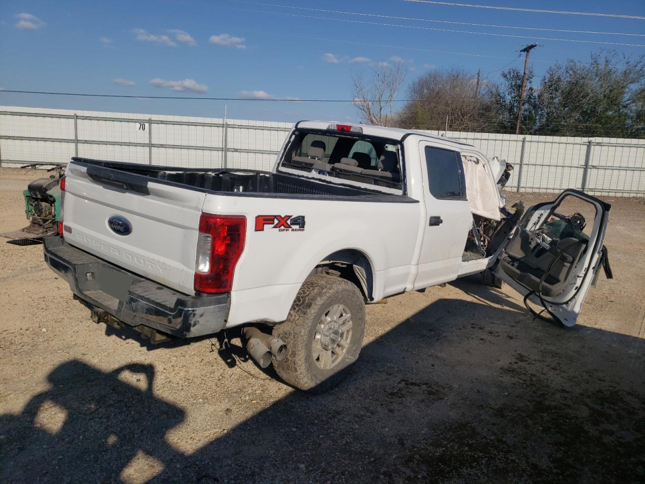 Photo 4 from auction – 2017 FORD F250 SUPER with VIN 1FT7W2BT3HEB28473