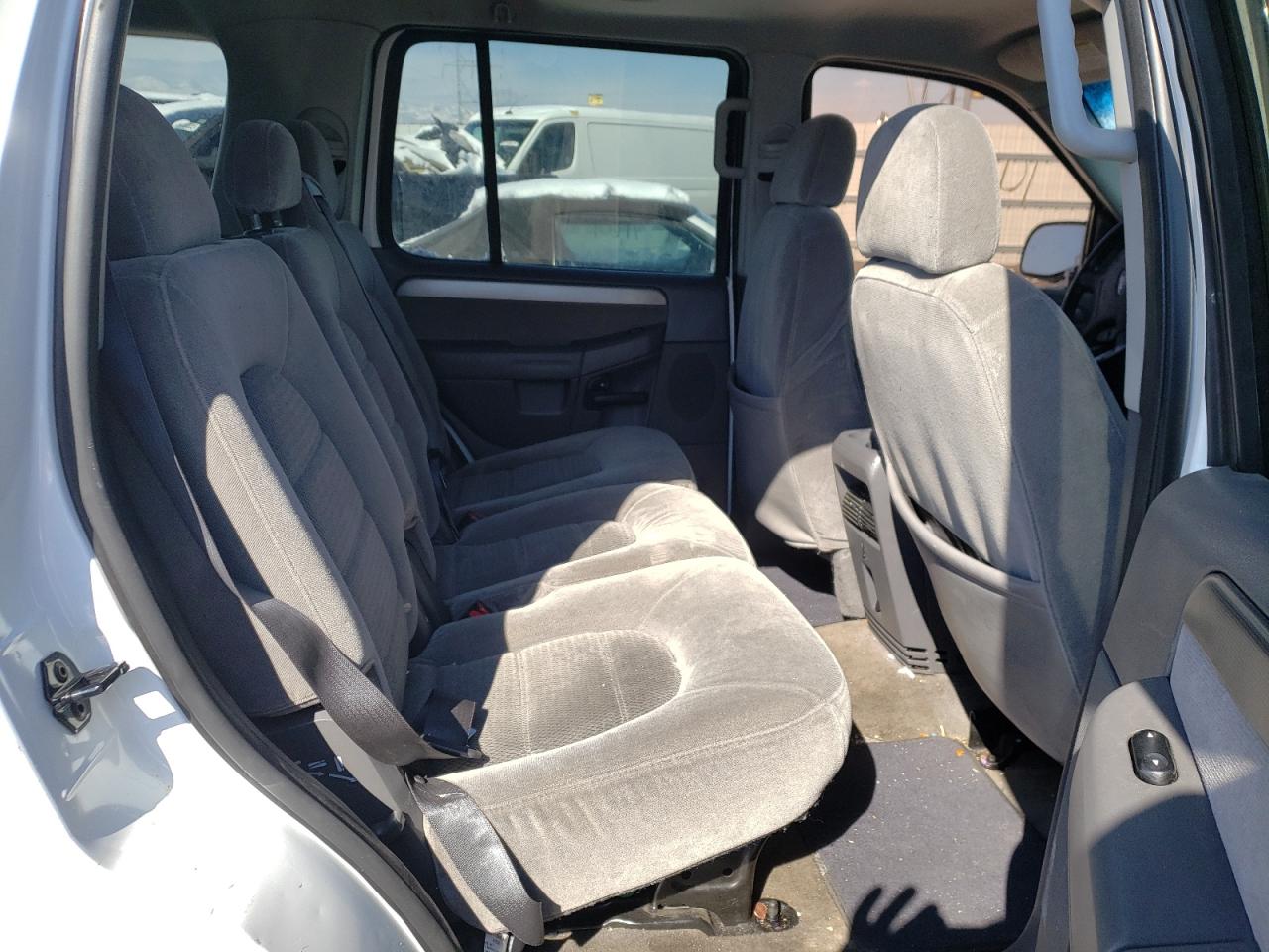 Photo 6 from auction – 2004 FORD EXPLORER X with VIN 1FMZU73K04UC29323