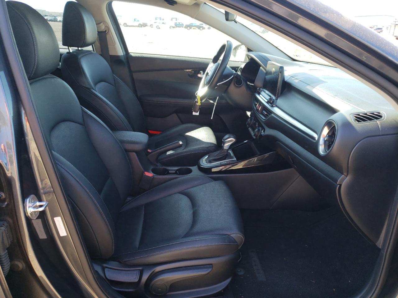 Photo 5 from auction – 2019 KIA FORTE EX with VIN 3KPF54AD1KE021471
