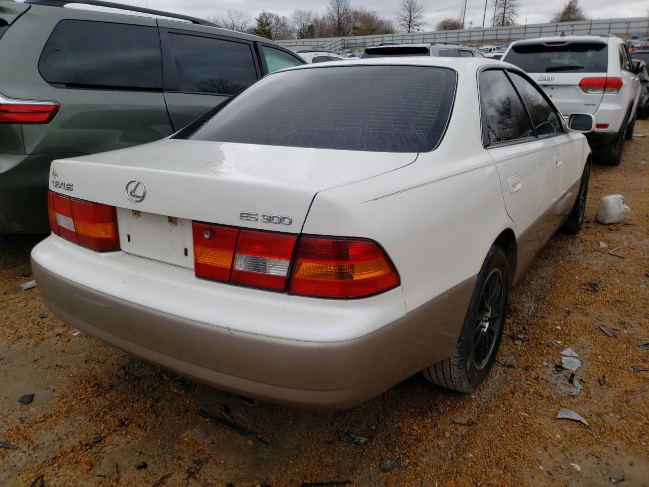 Photo 4 from auction – 1998 LEXUS ES 300 with VIN JT8BF28G7W5047721