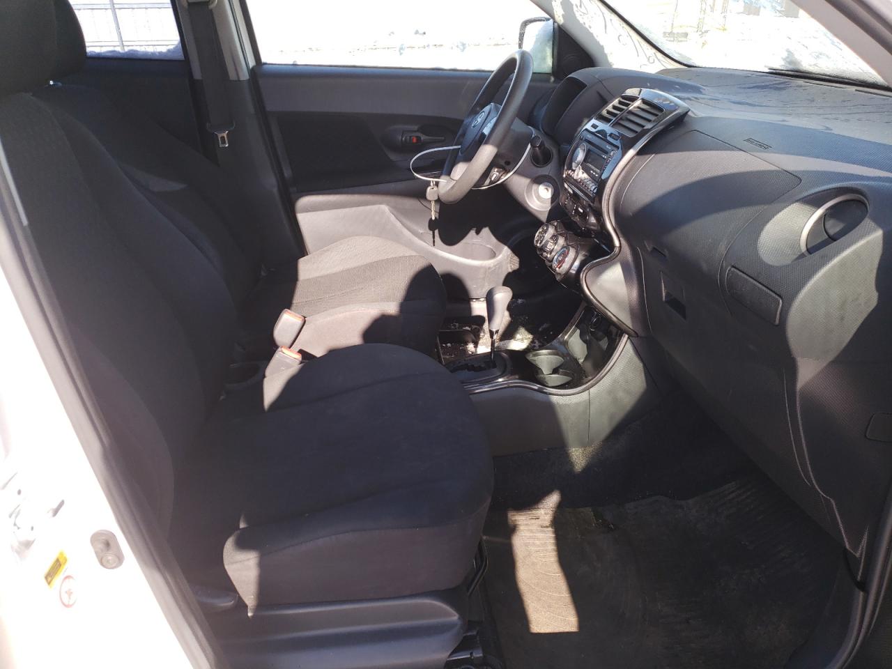 Photo 5 from auction – 2010 TOYOTA SCION XD with VIN JTKKU4B40A1001920