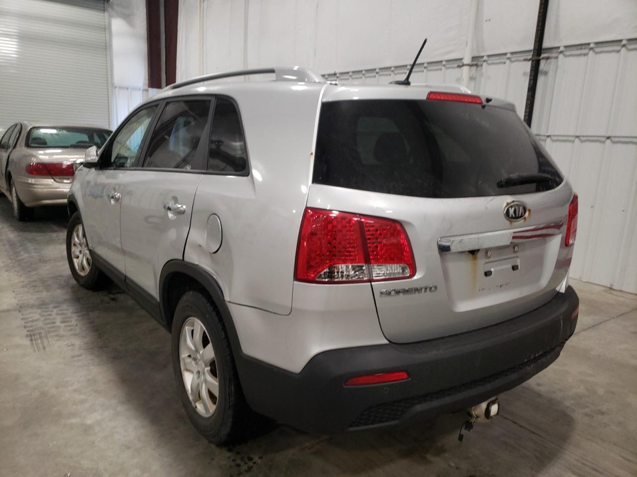 Photo 3 from auction – 2011 KIA SORENTO BA with VIN 5XYKTCA10BG013448
