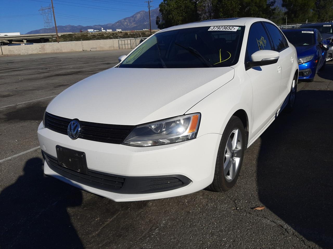 Photo 2 from auction – 2011 VOLKSWAGEN JETTA TDI with VIN 3VWLL7AJ6BM023574