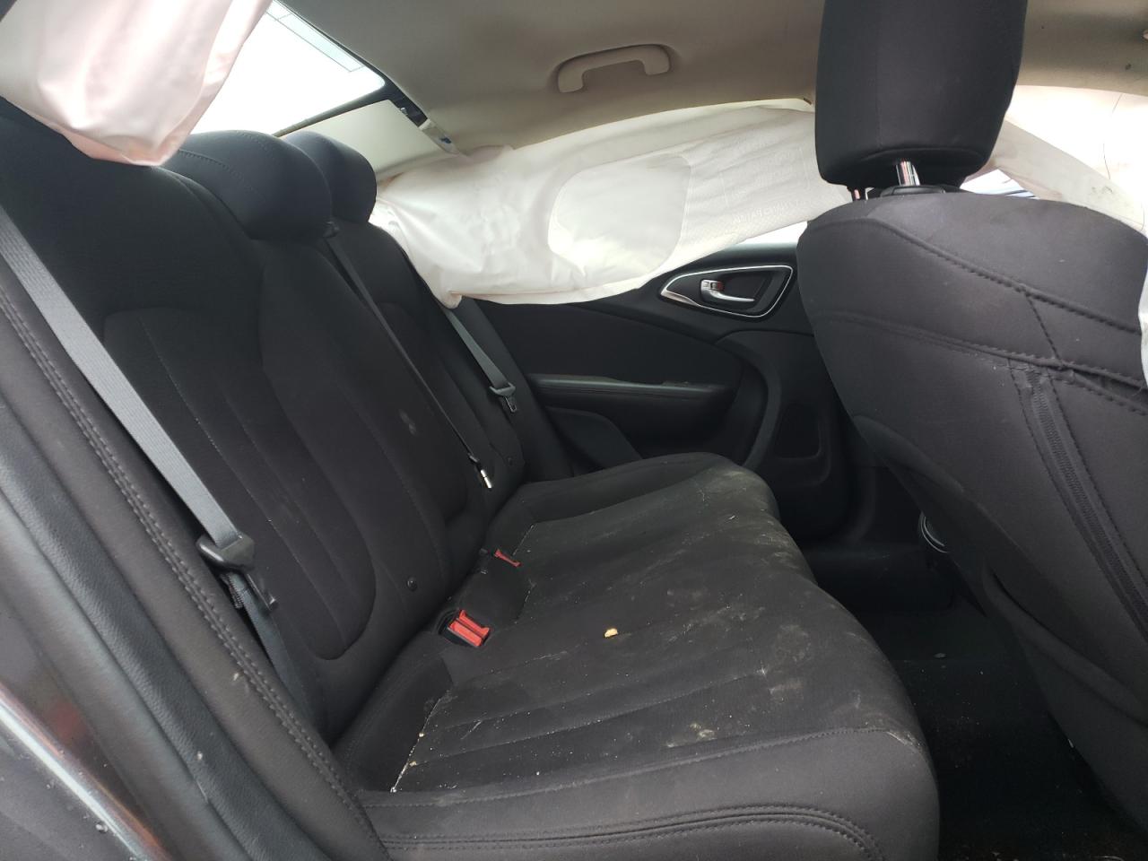 Photo 6 from auction – 2015 CHRYSLER 200 LIMITE with VIN 1C3CCCAB8FN661801