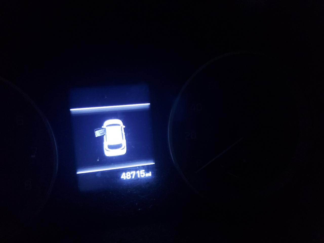 Photo 8 from auction – 2019 HYUNDAI TUCSON SE with VIN KM8J2CA45KU896854