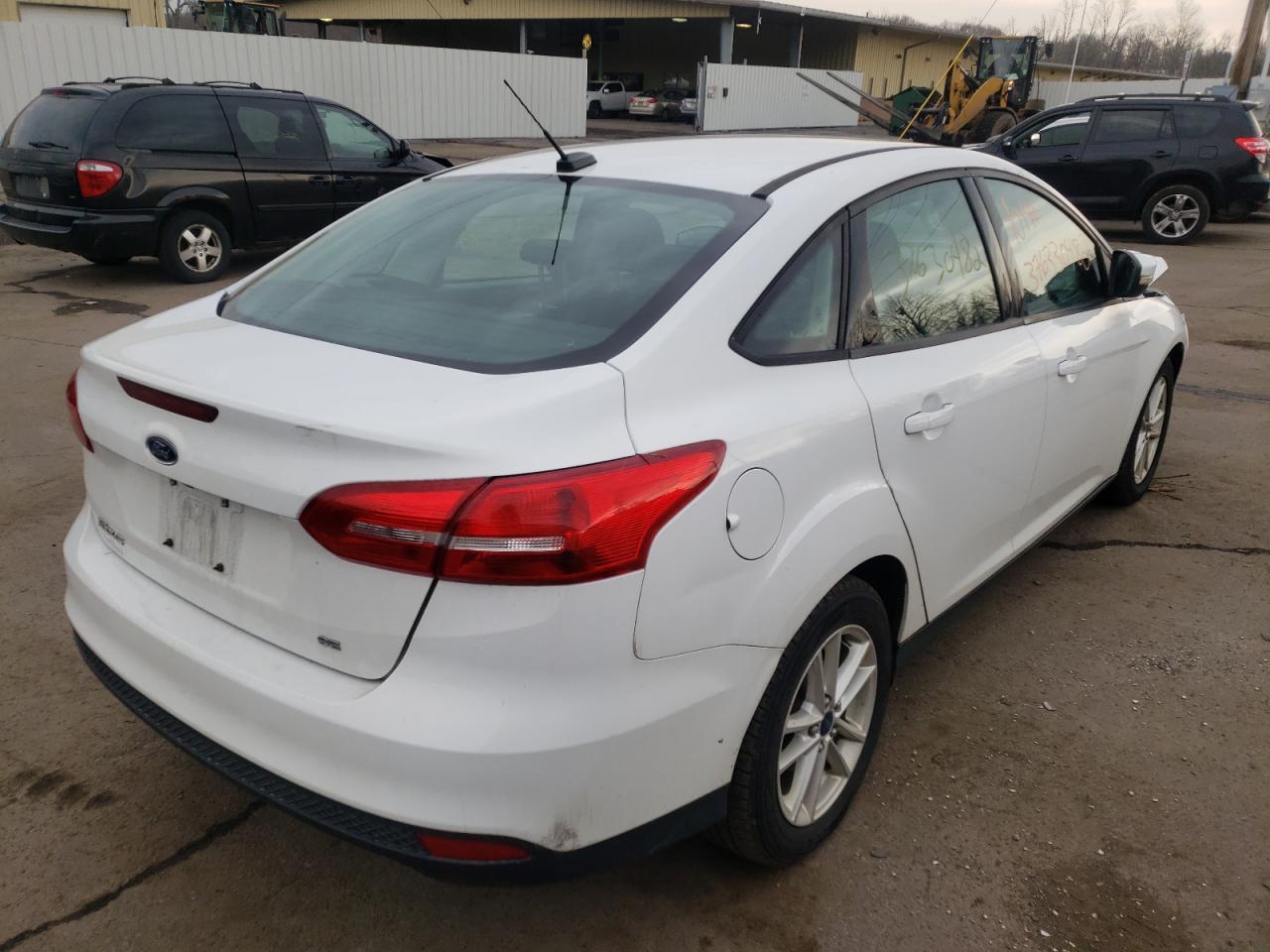 Photo 4 from auction – 2015 FORD FOCUS SE with VIN 1FADP3F24FL344659