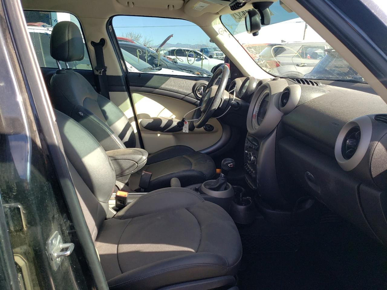 Photo 5 from auction – 2012 MINI COOPER S C with VIN WMWZC5C51CWL59312