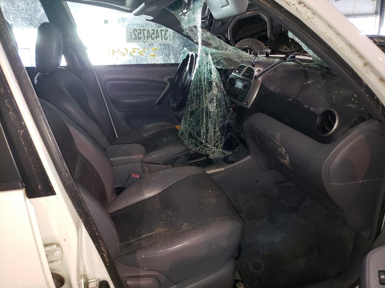 صورة رقم 5 من المزاد - 2002 TOYOTA RAV4 مع VIN JTEHH20V120138101