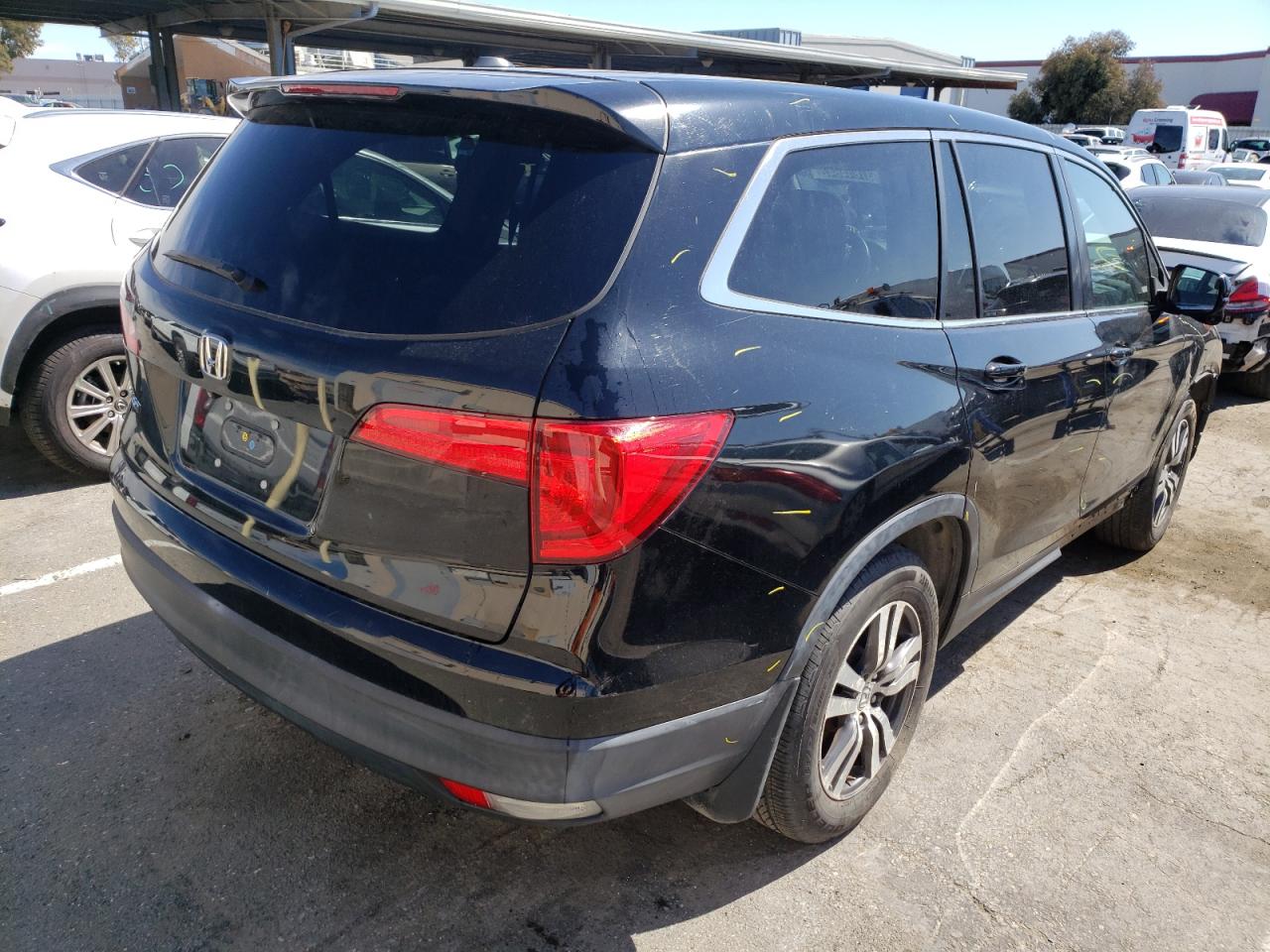 Photo 4 from auction – 2016 HONDA PILOT EXL with VIN 5FNYF5H52GB032586