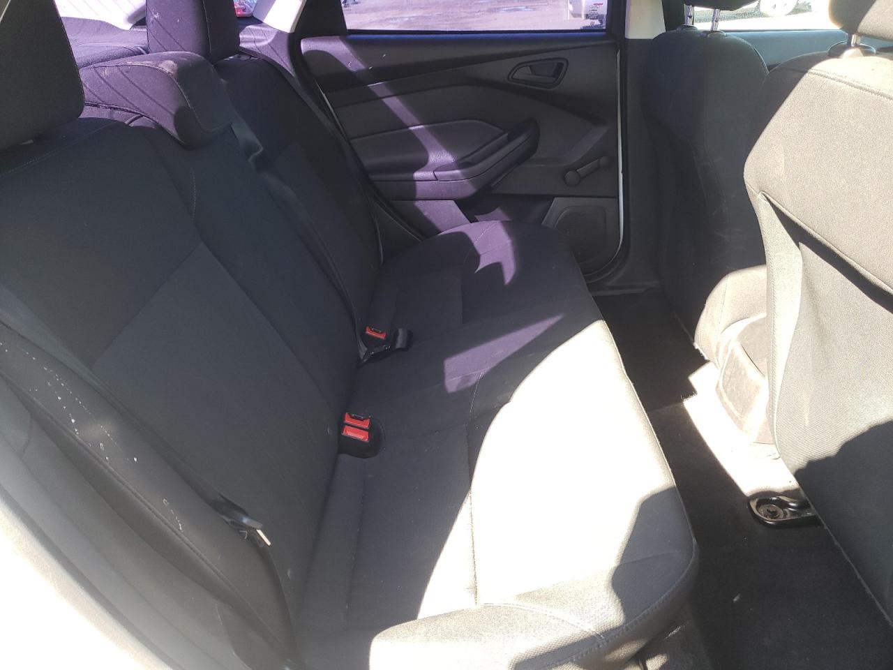 Photo 6 from auction – 2018 FORD FOCUS S with VIN 1FADP3E21JL260924