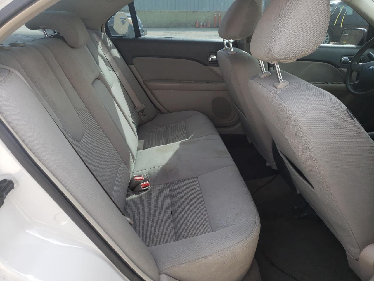 Photo 6 from auction – 2011 FORD FUSION SE with VIN 3FAHP0HA1BR166922