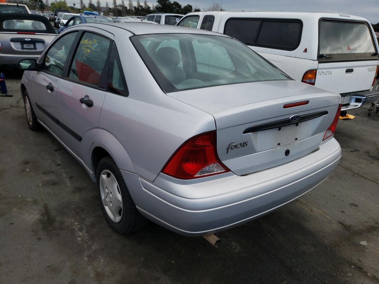 Photo 3 from auction – 2003 FORD FOCUS LX with VIN 1FAFP33Z93W262205