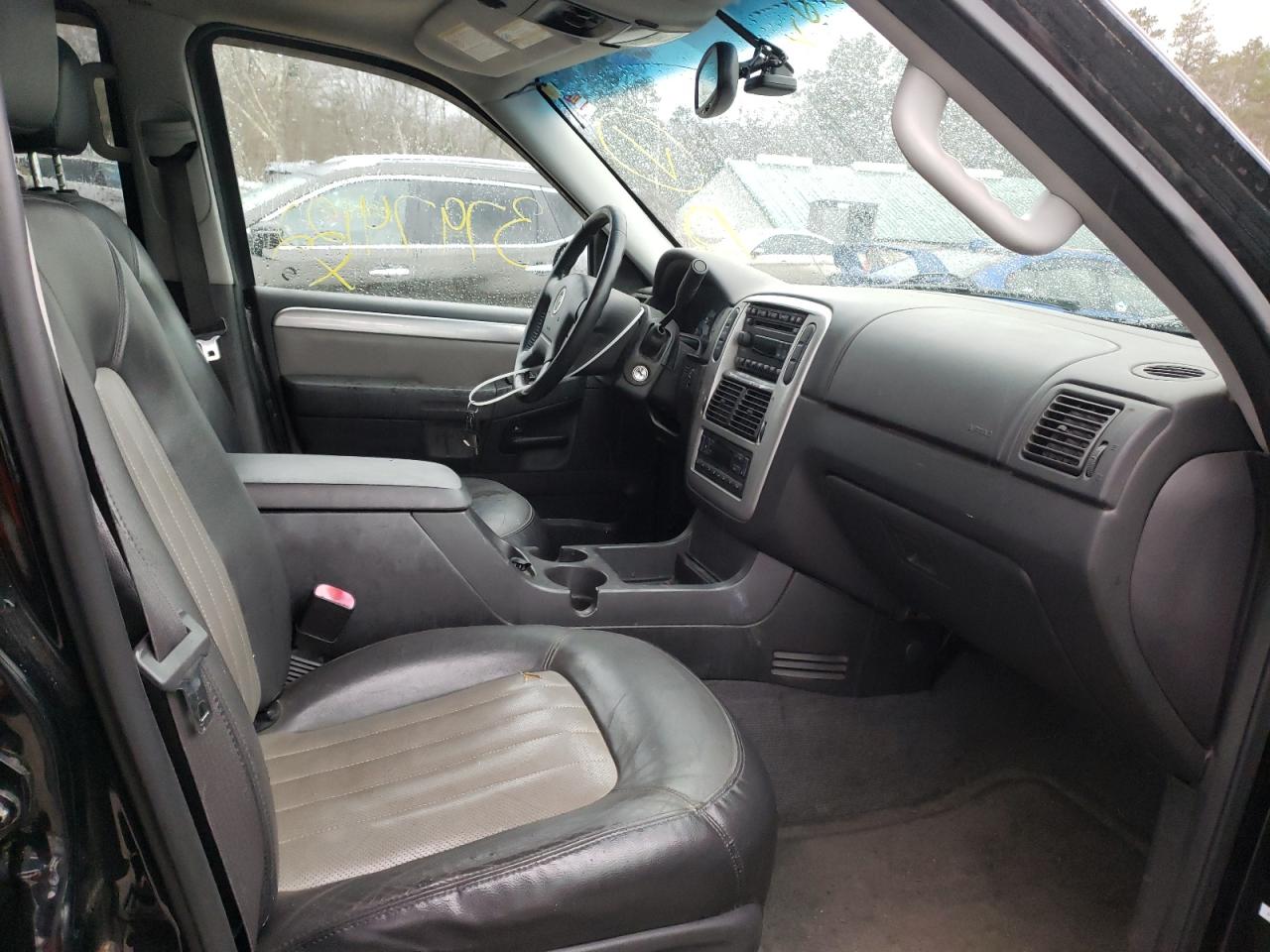 Photo 5 from auction – 2004 MERCURY MOUNTAINEE with VIN 4M2DU86W84ZJ05963