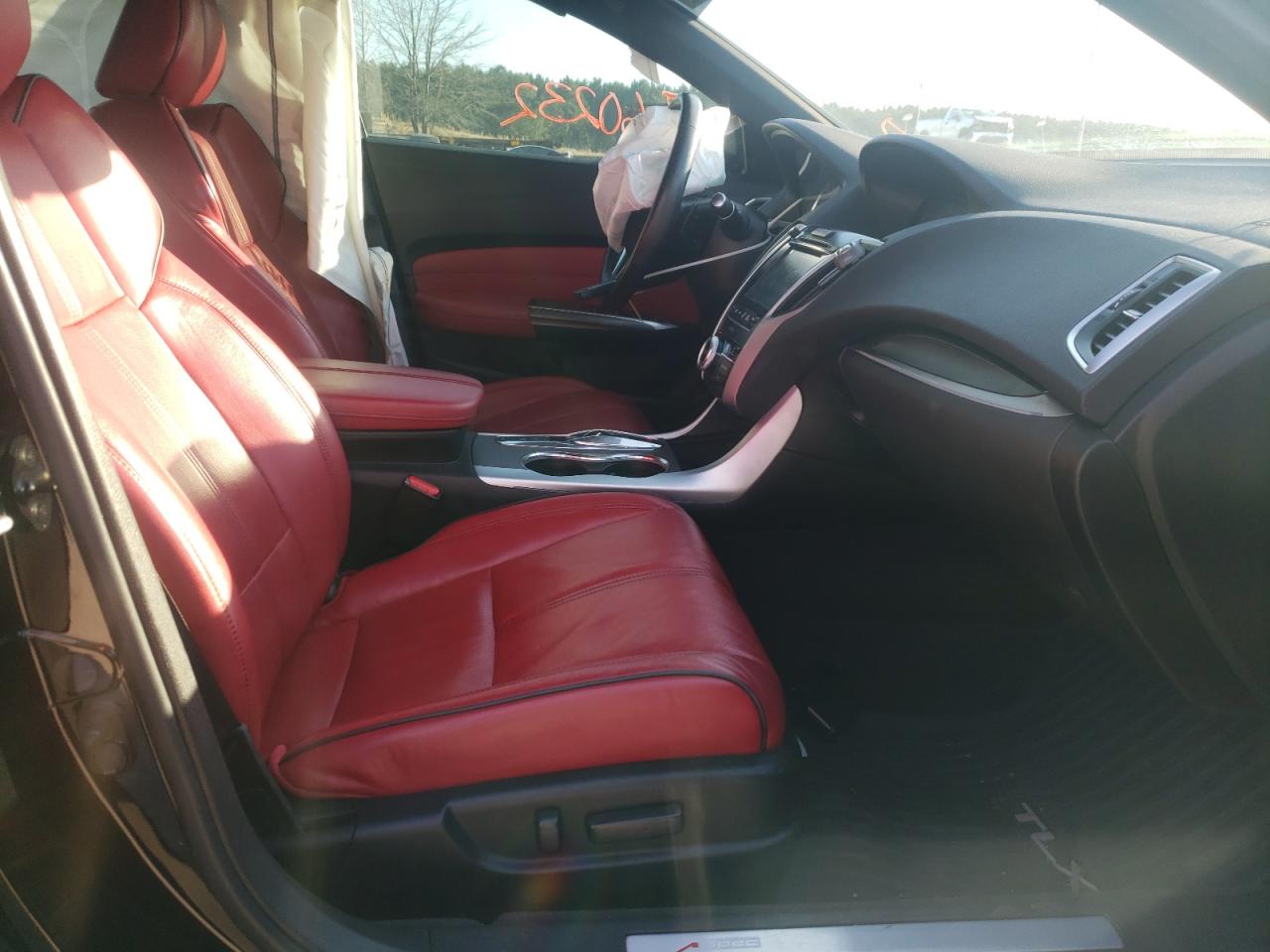 Photo 5 from auction – 2018 ACURA TLX TECH+A with VIN 19UUB3F61JA004290