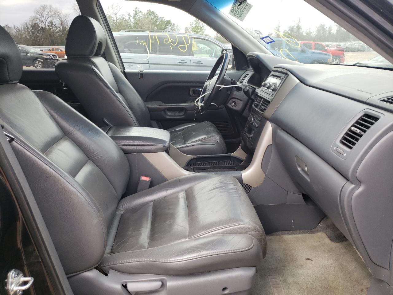 Photo 5 from auction – 2006 HONDA PILOT EX with VIN 5FNYF28536B013381