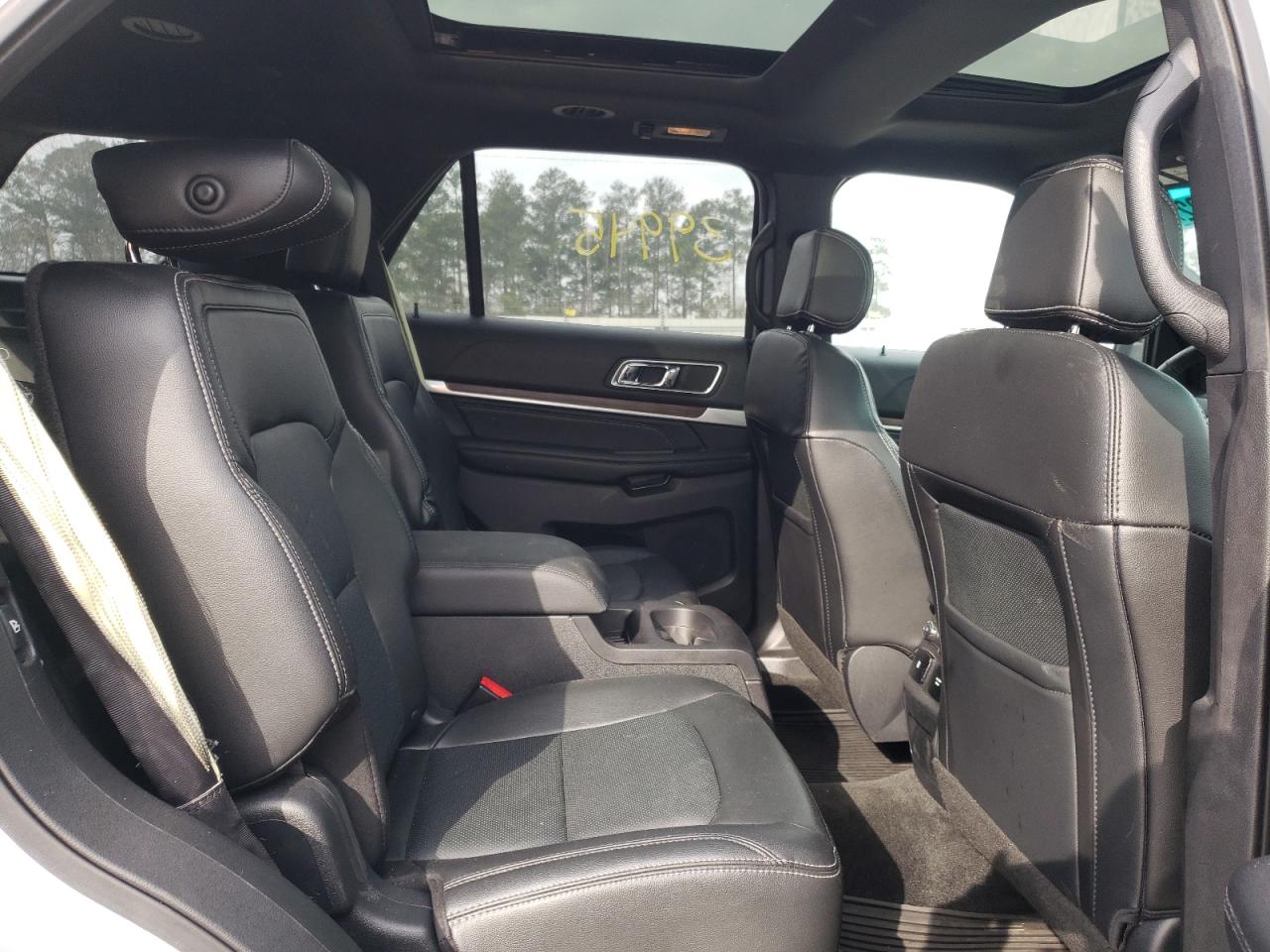 Photo 6 from auction – 2016 FORD EXPLORER L with VIN 1FM5K7F82GGD09343