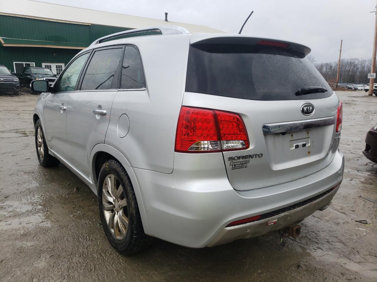 Photo 3 from auction – 2011 KIA SORENTO SX with VIN 5XYKWDA22BG100113