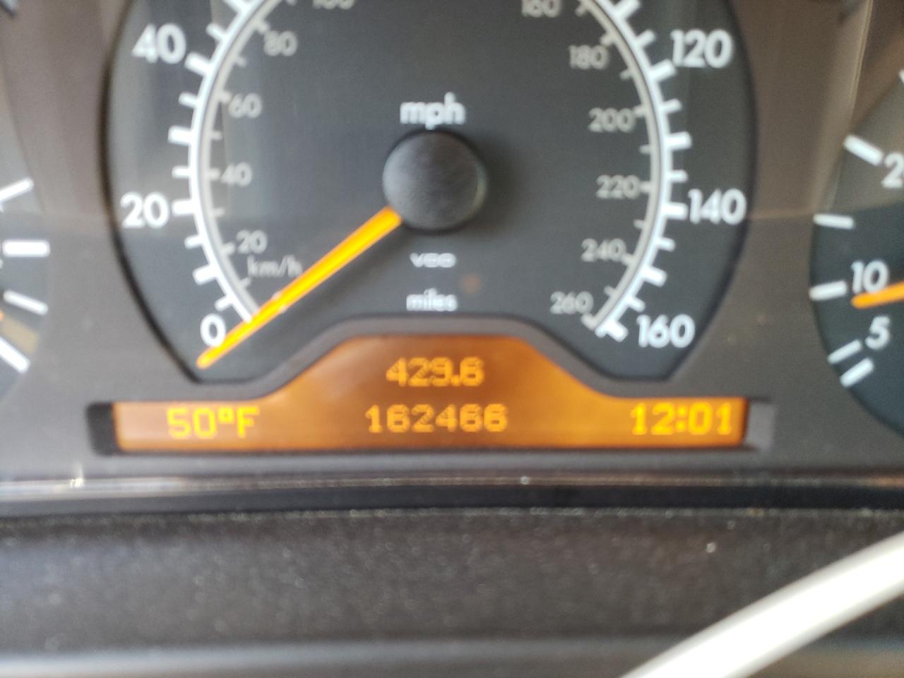 Photo 8 from auction – 1997 MERCEDES-BENZ E 320 with VIN WDBJF55F5VA370356
