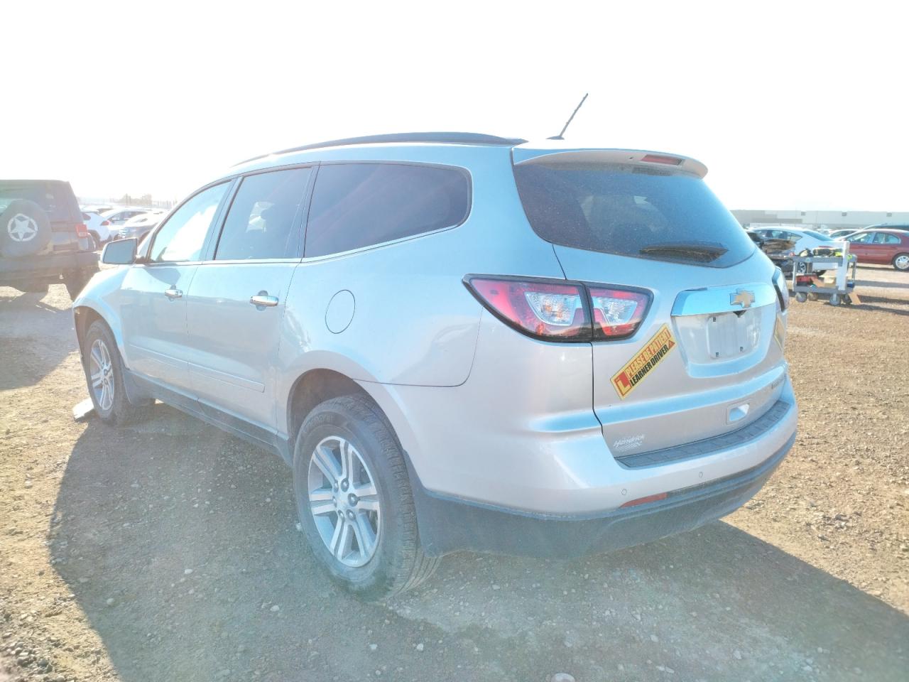 Photo 3 from auction – 2015 CHEVROLET TRAVERSE L with VIN 1GNKRGKD5FJ160179