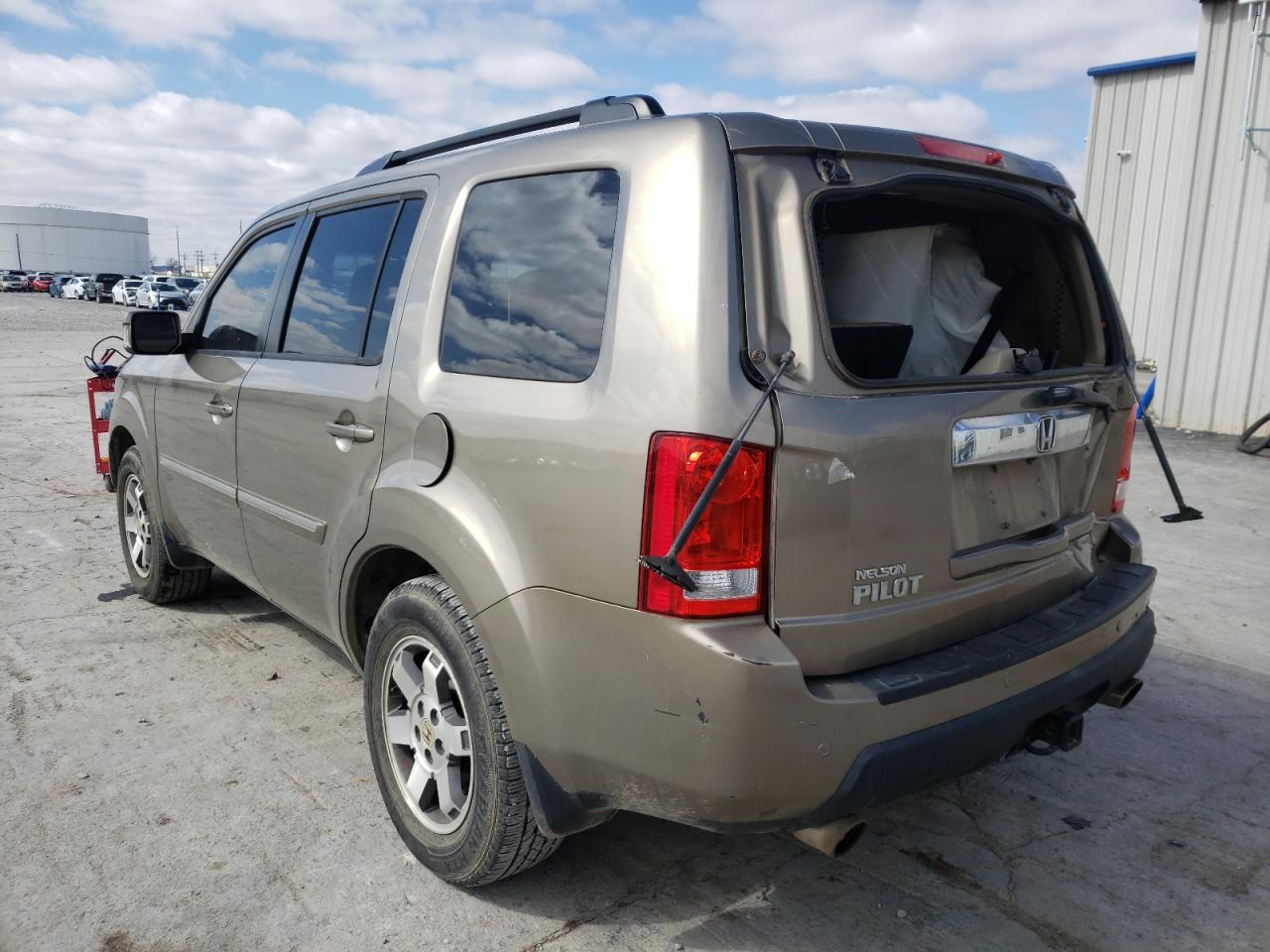 Photo 3 from auction – 2011 HONDA PILOT TOUR with VIN 5FNYF3H91BB038427