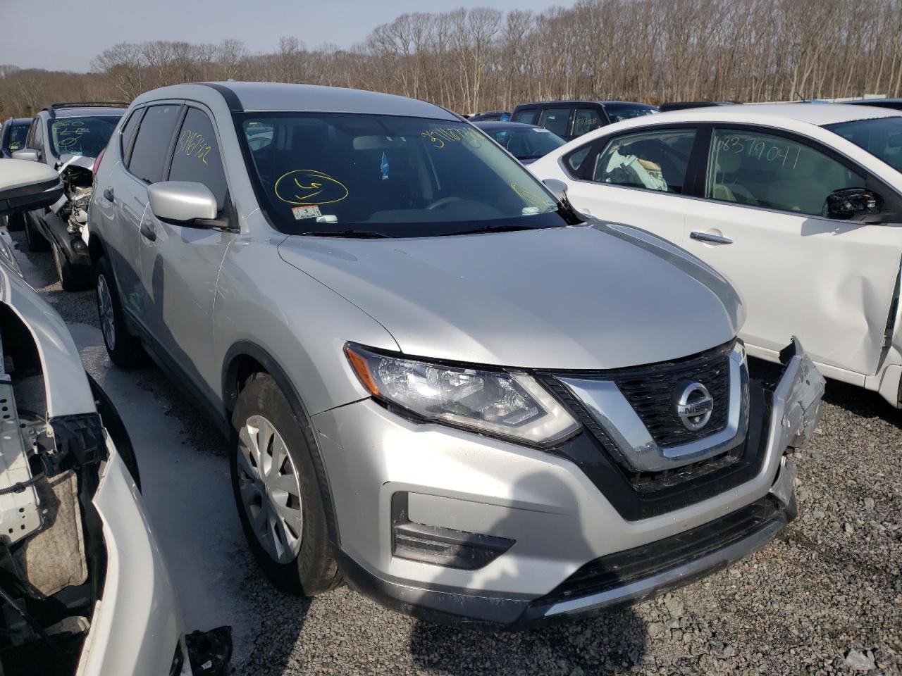 NISSAN ROGUE S 2017 with VIN JN8AT2MV6HW263183 - Photo from auction