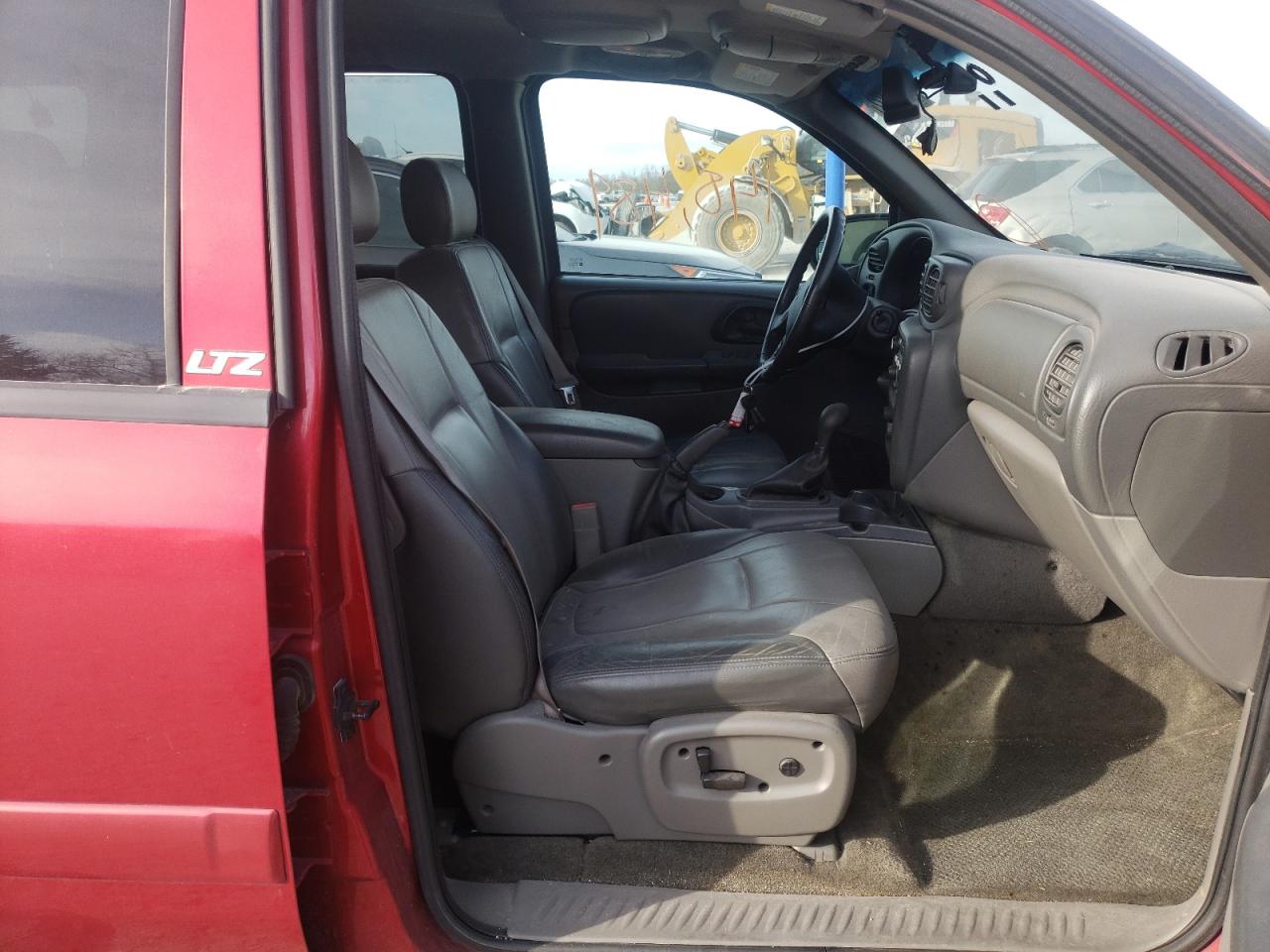 Photo 5 from auction – 2002 CHEVROLET TRAILBLAZE with VIN 1GNDT13S922146116